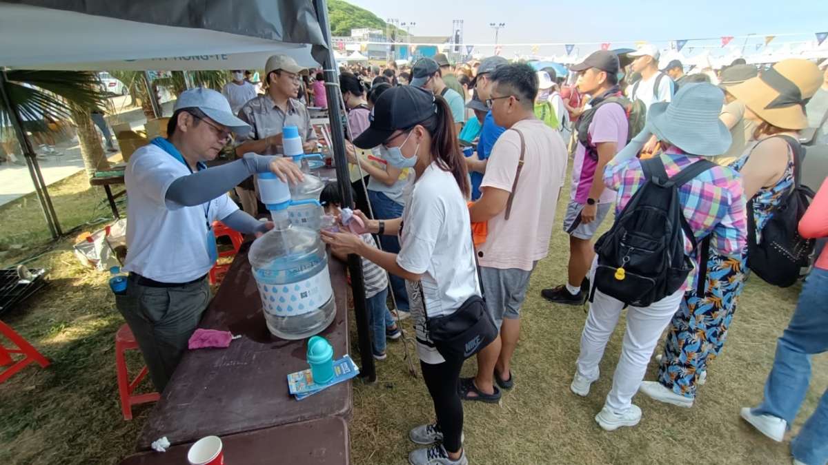 奉茶結合基隆潮境公園海灣節推廣活動_民眾補水體驗_1